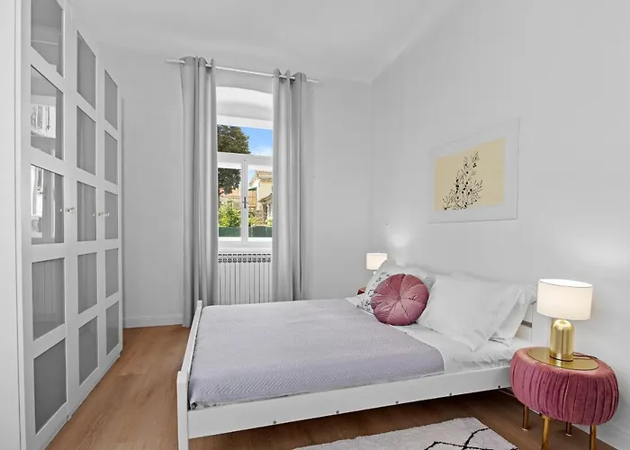 White Imperial Daire