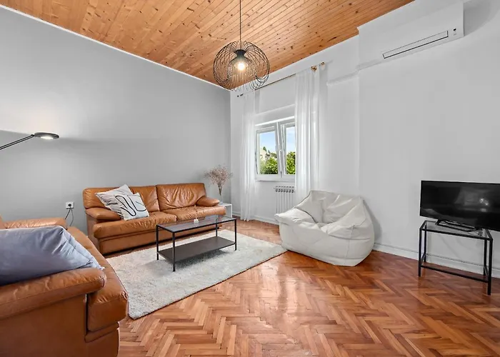 White Imperial Daire