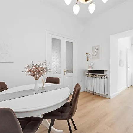 Apartment White Imperial